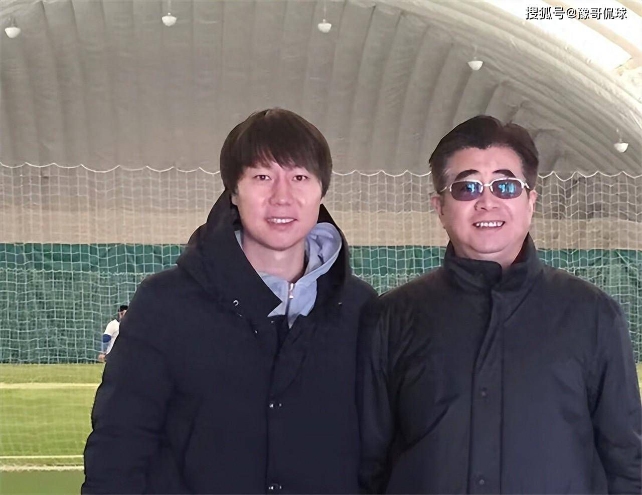 白兰度的试他似乎已经塑造了一个真实可信、有血有肉的人物，即被战争改变的年轻的退伍军A那一类人物。